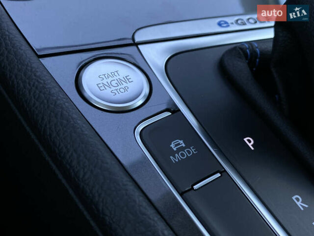 Серый Фольксваген e-Golf, объемом двигателя 0 л и пробегом 130 тыс. км за 13800 $, фото 25 на Automoto.ua