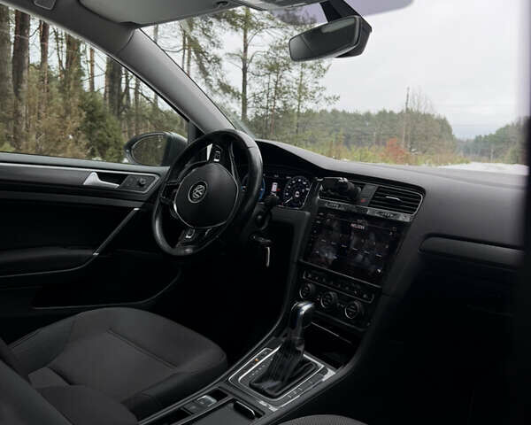 Серый Фольксваген e-Golf, объемом двигателя 0 л и пробегом 159 тыс. км за 12300 $, фото 27 на Automoto.ua
