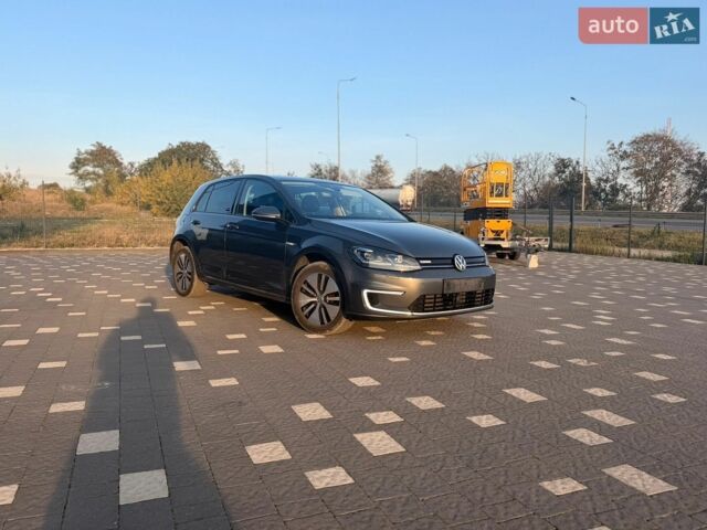 Серый Фольксваген e-Golf, объемом двигателя 0 л и пробегом 85 тыс. км за 16200 $, фото 1 на Automoto.ua