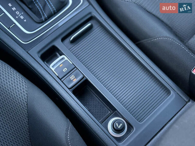 Сірий Фольксваген e-Golf, об'ємом двигуна 0 л та пробігом 112 тис. км за 15900 $, фото 86 на Automoto.ua