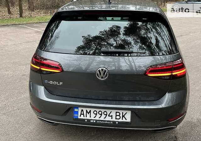 Серый Фольксваген e-Golf, объемом двигателя 0 л и пробегом 70 тыс. км за 23900 $, фото 49 на Automoto.ua