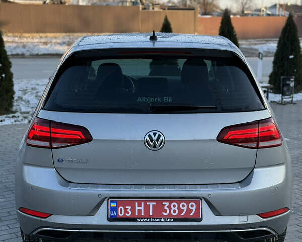 Серый Фольксваген e-Golf, объемом двигателя 0 л и пробегом 94 тыс. км за 12200 $, фото 6 на Automoto.ua