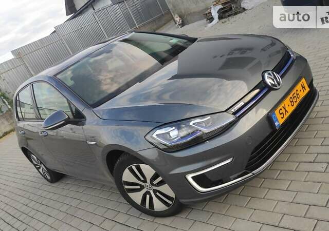 Серый Фольксваген e-Golf, объемом двигателя 0 л и пробегом 148 тыс. км за 17700 $, фото 16 на Automoto.ua