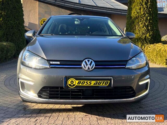 Серый Фольксваген e-Golf, объемом двигателя 36 л и пробегом 126 тыс. км за 15700 $, фото 1 на Automoto.ua