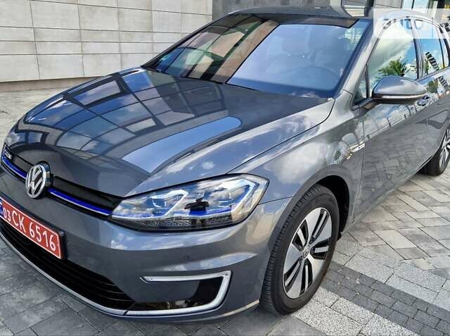 Серый Фольксваген e-Golf, объемом двигателя 0 л и пробегом 53 тыс. км за 15500 $, фото 59 на Automoto.ua