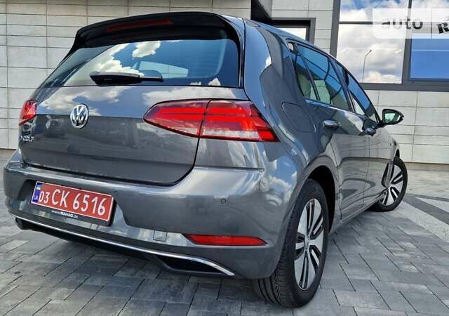 Серый Фольксваген e-Golf, объемом двигателя 0 л и пробегом 53 тыс. км за 15500 $, фото 34 на Automoto.ua