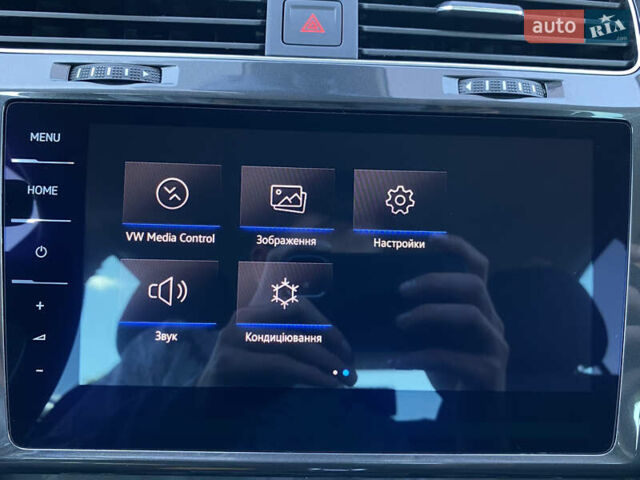 Серый Фольксваген e-Golf, объемом двигателя 0 л и пробегом 130 тыс. км за 13800 $, фото 29 на Automoto.ua