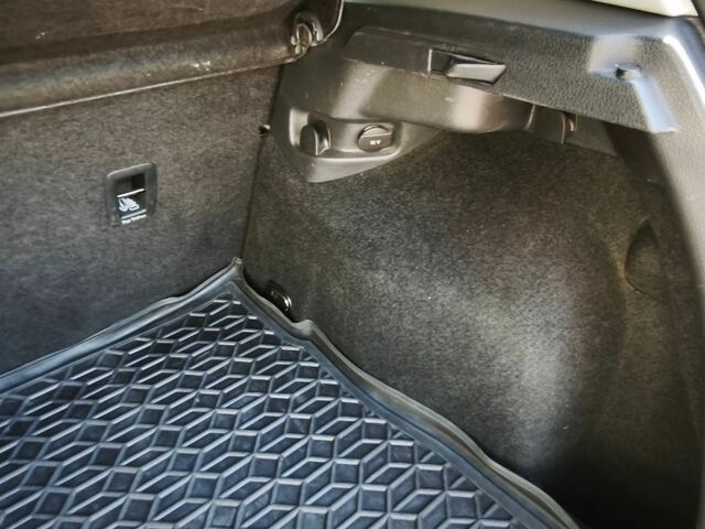 Сірий Фольксваген e-Golf, об'ємом двигуна 0 л та пробігом 85 тис. км за 12900 $, фото 25 на Automoto.ua