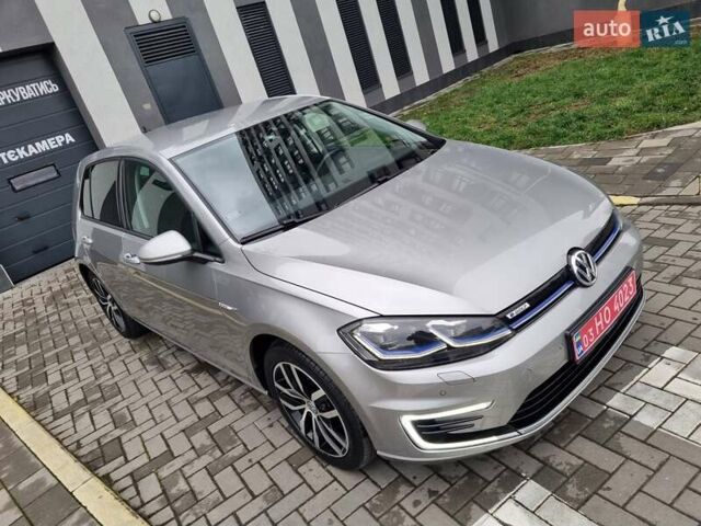 Серый Фольксваген e-Golf, объемом двигателя 0 л и пробегом 95 тыс. км за 12450 $, фото 18 на Automoto.ua