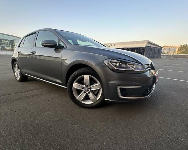 Серый Фольксваген e-Golf, объемом двигателя 0 л и пробегом 114 тыс. км за 15500 $, фото 24 на Automoto.ua