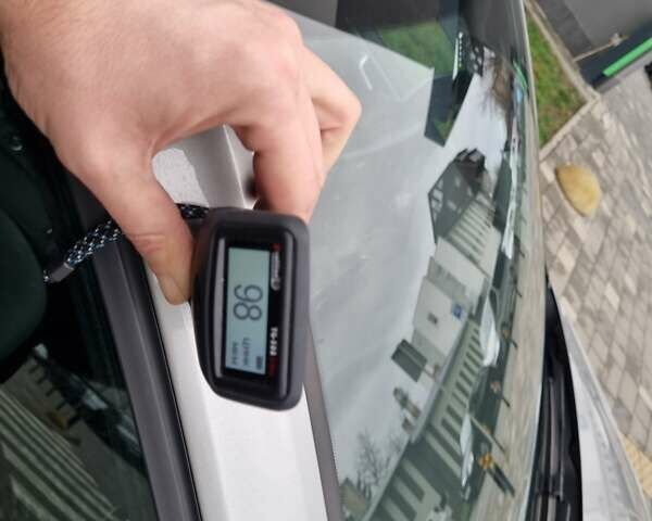 Серый Фольксваген e-Golf, объемом двигателя 0 л и пробегом 95 тыс. км за 12450 $, фото 106 на Automoto.ua