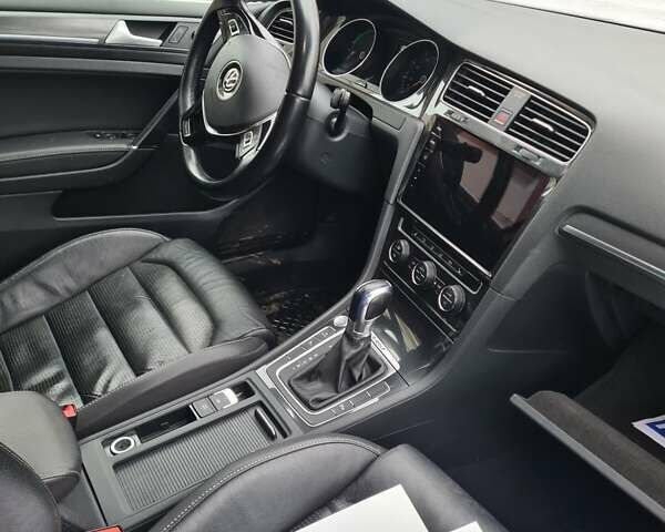 Серый Фольксваген e-Golf, объемом двигателя 0 л и пробегом 113 тыс. км за 14400 $, фото 2 на Automoto.ua