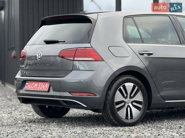 Серый Фольксваген e-Golf, объемом двигателя 0 л и пробегом 100 тыс. км за 13900 $, фото 16 на Automoto.ua