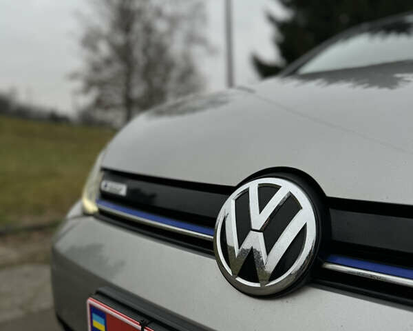 Серый Фольксваген e-Golf, объемом двигателя 0 л и пробегом 61 тыс. км за 14500 $, фото 14 на Automoto.ua