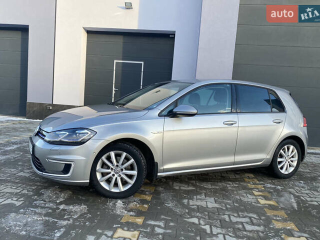 Серый Фольксваген e-Golf, объемом двигателя 0 л и пробегом 96 тыс. км за 13299 $, фото 8 на Automoto.ua