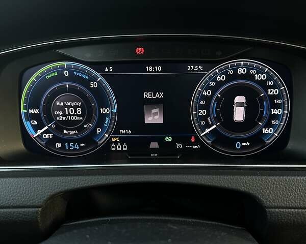 Серый Фольксваген e-Golf, объемом двигателя 0 л и пробегом 114 тыс. км за 15500 $, фото 7 на Automoto.ua