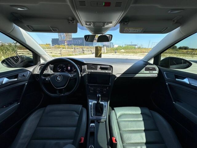 Серый Фольксваген e-Golf, объемом двигателя 0 л и пробегом 89 тыс. км за 13990 $, фото 23 на Automoto.ua