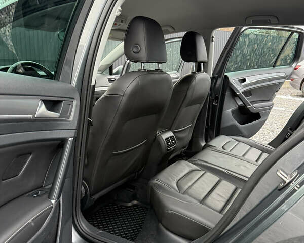 Серый Фольксваген e-Golf, объемом двигателя 0 л и пробегом 100 тыс. км за 13900 $, фото 22 на Automoto.ua