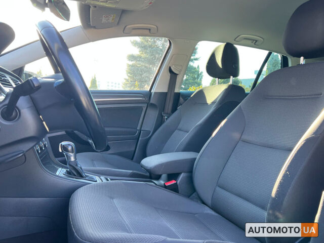 Серый Фольксваген e-Golf, объемом двигателя 36 л и пробегом 126 тыс. км за 15700 $, фото 15 на Automoto.ua