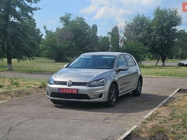 Серый Фольксваген e-Golf, объемом двигателя 0 л и пробегом 117 тыс. км за 12730 $, фото 12 на Automoto.ua