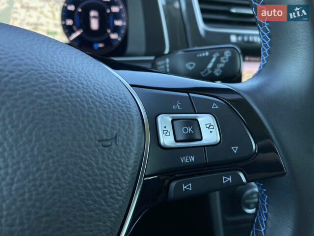 Серый Фольксваген e-Golf, объемом двигателя 0 л и пробегом 130 тыс. км за 13800 $, фото 17 на Automoto.ua