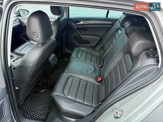 Серый Фольксваген e-Golf, объемом двигателя 0 л и пробегом 129 тыс. км за 12300 $, фото 47 на Automoto.ua