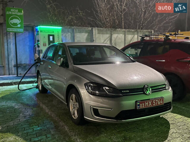 Серый Фольксваген e-Golf, объемом двигателя 0 л и пробегом 100 тыс. км за 10999 $, фото 5 на Automoto.ua