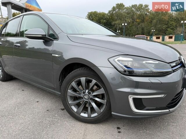 Серый Фольксваген e-Golf, объемом двигателя 0 л и пробегом 139 тыс. км за 13800 $, фото 2 на Automoto.ua
