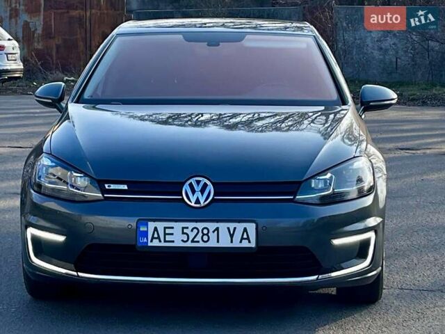 Серый Фольксваген e-Golf, объемом двигателя 0 л и пробегом 158 тыс. км за 13400 $, фото 1 на Automoto.ua