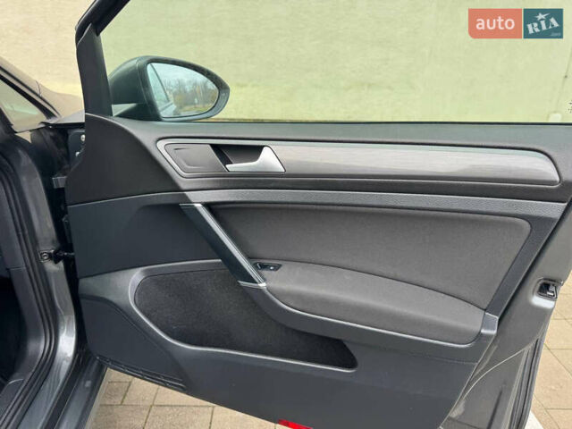 Сірий Фольксваген e-Golf, об'ємом двигуна 0 л та пробігом 115 тис. км за 12999 $, фото 39 на Automoto.ua