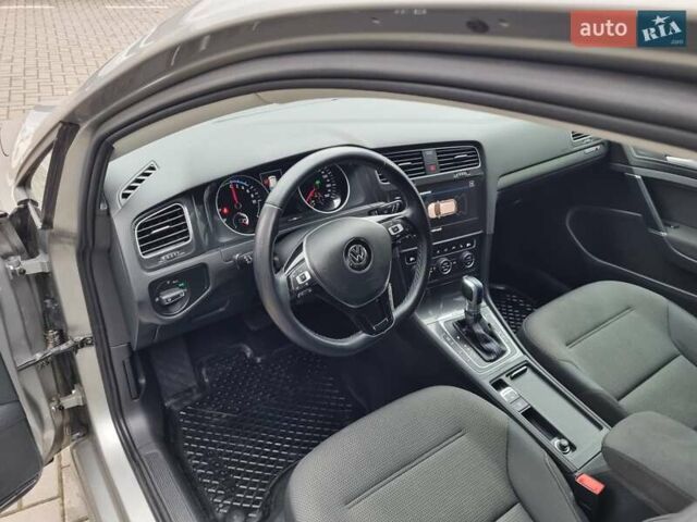 Серый Фольксваген e-Golf, объемом двигателя 0 л и пробегом 95 тыс. км за 12450 $, фото 45 на Automoto.ua