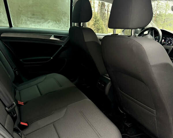 Серый Фольксваген e-Golf, объемом двигателя 0 л и пробегом 159 тыс. км за 12300 $, фото 25 на Automoto.ua