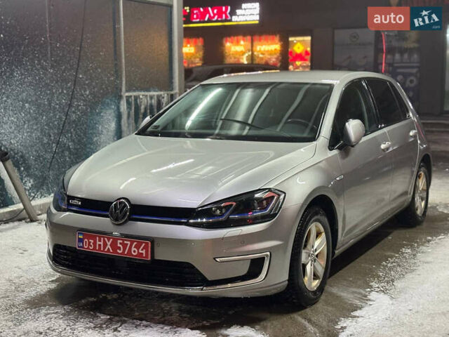 Серый Фольксваген e-Golf, объемом двигателя 0 л и пробегом 100 тыс. км за 10999 $, фото 2 на Automoto.ua