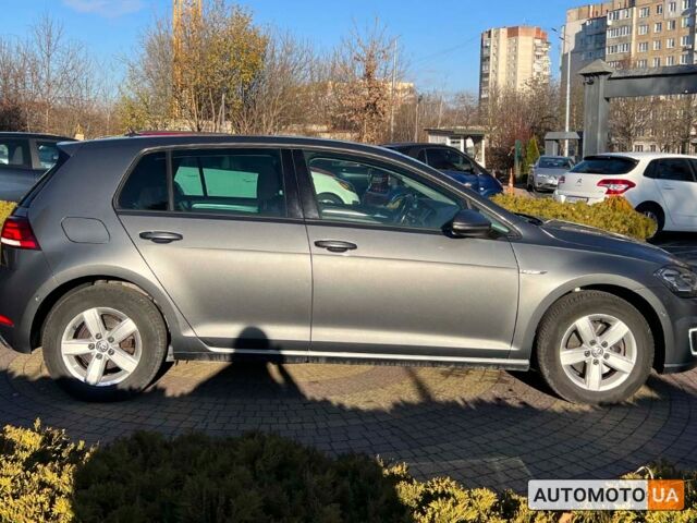 Серый Фольксваген e-Golf, объемом двигателя 36 л и пробегом 126 тыс. км за 15700 $, фото 7 на Automoto.ua