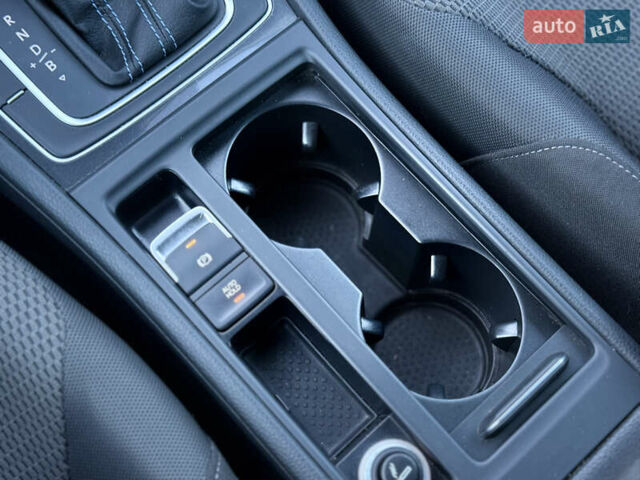 Сірий Фольксваген e-Golf, об'ємом двигуна 0 л та пробігом 112 тис. км за 15900 $, фото 87 на Automoto.ua