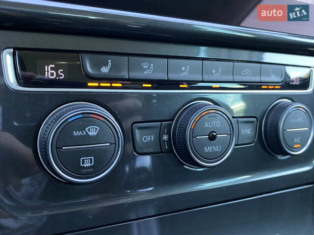 Серый Фольксваген e-Golf, объемом двигателя 0 л и пробегом 130 тыс. км за 13800 $, фото 21 на Automoto.ua