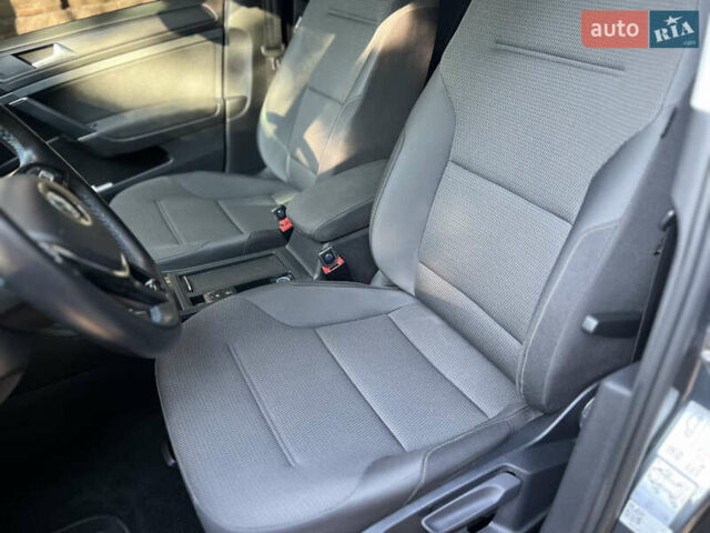 Серый Фольксваген e-Golf, объемом двигателя 0 л и пробегом 158 тыс. км за 13400 $, фото 12 на Automoto.ua