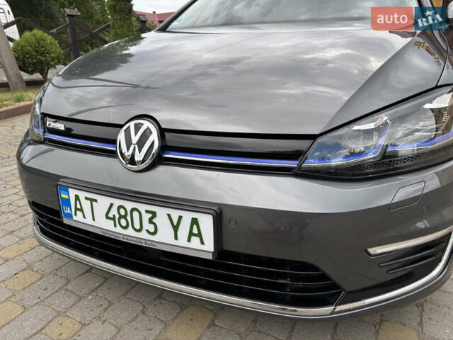 Серый Фольксваген e-Golf, объемом двигателя 0 л и пробегом 75 тыс. км за 12650 $, фото 23 на Automoto.ua