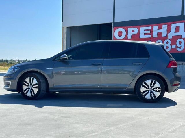 Серый Фольксваген e-Golf, объемом двигателя 0 л и пробегом 89 тыс. км за 13990 $, фото 5 на Automoto.ua