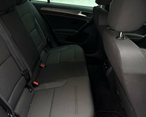 Серый Фольксваген e-Golf, объемом двигателя 0 л и пробегом 159 тыс. км за 12300 $, фото 26 на Automoto.ua