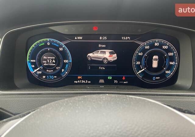 Серый Фольксваген e-Golf, объемом двигателя 0 л и пробегом 80 тыс. км за 16400 $, фото 6 на Automoto.ua