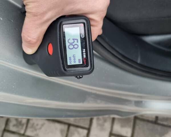 Серый Фольксваген e-Golf, объемом двигателя 0 л и пробегом 95 тыс. км за 12450 $, фото 100 на Automoto.ua