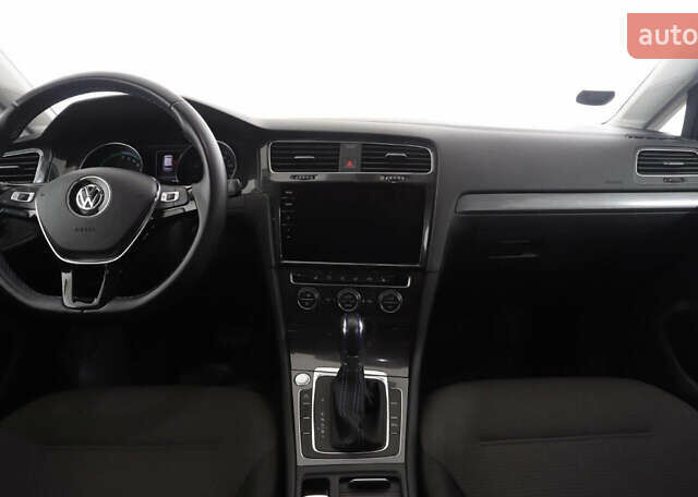 Серый Фольксваген e-Golf, объемом двигателя 0 л и пробегом 100 тыс. км за 10999 $, фото 20 на Automoto.ua