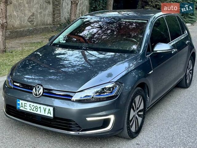 Серый Фольксваген e-Golf, объемом двигателя 0 л и пробегом 158 тыс. км за 13400 $, фото 7 на Automoto.ua