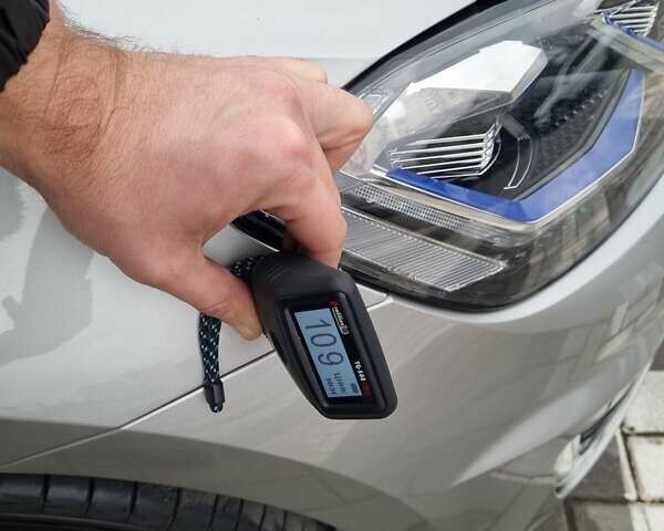 Серый Фольксваген e-Golf, объемом двигателя 0 л и пробегом 95 тыс. км за 12450 $, фото 110 на Automoto.ua