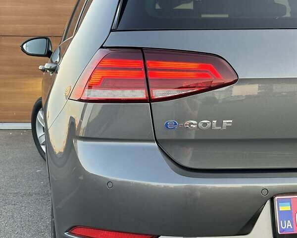 Серый Фольксваген e-Golf, объемом двигателя 0 л и пробегом 114 тыс. км за 15500 $, фото 5 на Automoto.ua