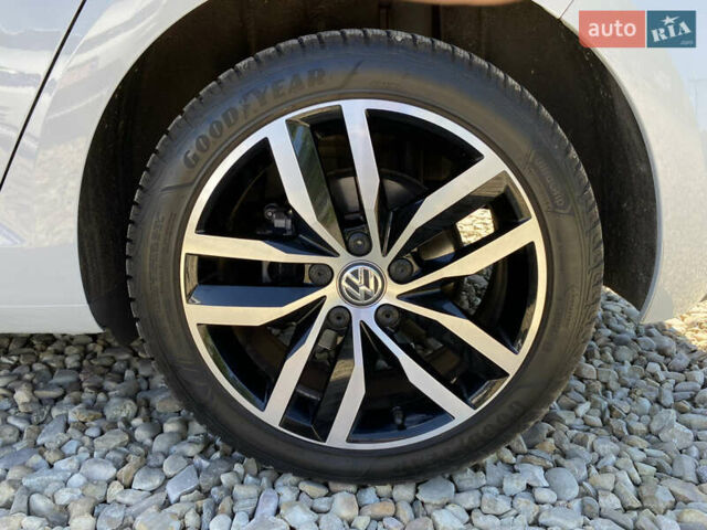 Серый Фольксваген e-Golf, объемом двигателя 0 л и пробегом 130 тыс. км за 13800 $, фото 3 на Automoto.ua