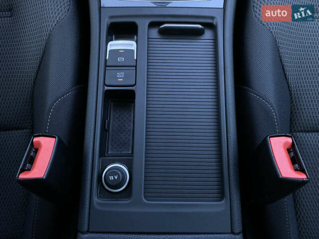 Серый Фольксваген e-Golf, объемом двигателя 0 л и пробегом 130 тыс. км за 13800 $, фото 27 на Automoto.ua