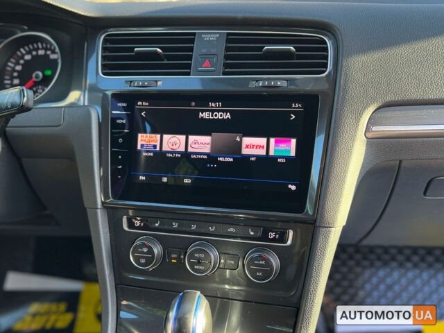 Серый Фольксваген e-Golf, объемом двигателя 36 л и пробегом 126 тыс. км за 15700 $, фото 10 на Automoto.ua