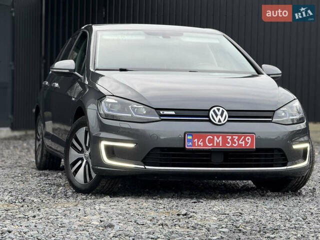 Серый Фольксваген e-Golf, объемом двигателя 0 л и пробегом 100 тыс. км за 13900 $, фото 10 на Automoto.ua